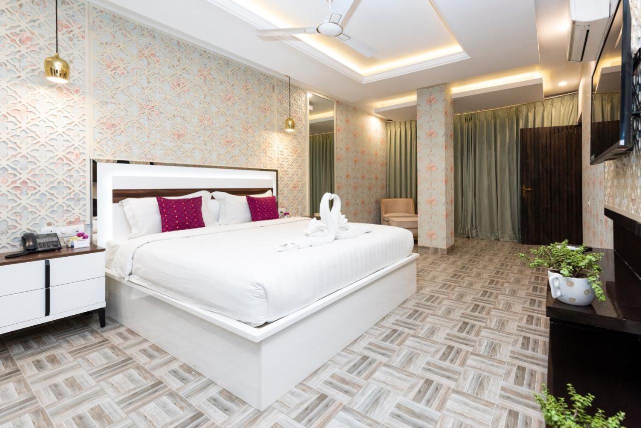 Hotel Casa Aishbagh ลัคเนา ภายนอก รูปภาพ
